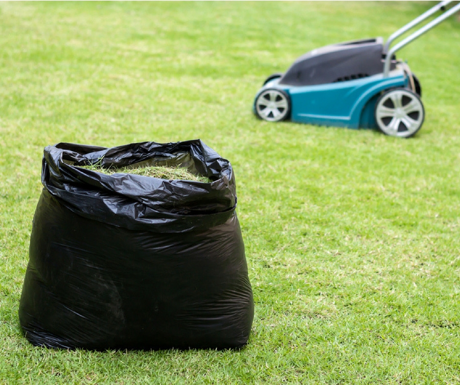 Which is greener, bagging your grass or leaving your clippings